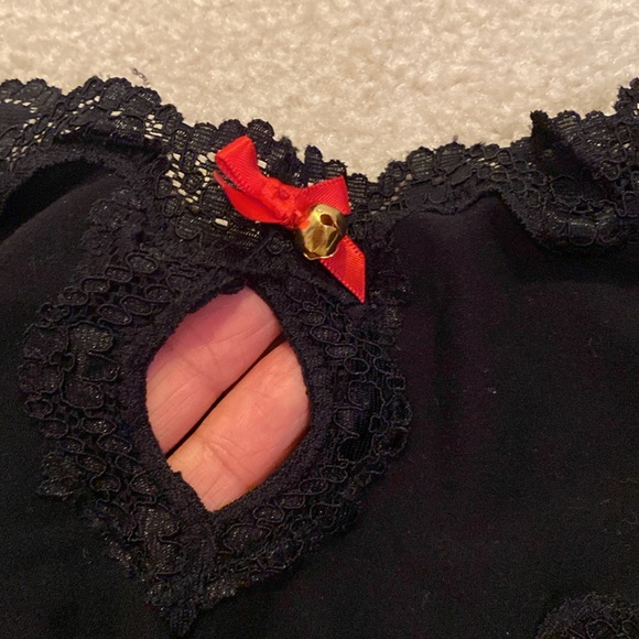 Victoria’s Secret Panties - they really jingle (Turn on volume) - Picture 4 of 6